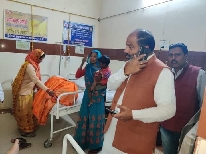 प्रदेश उपाध्यक्ष चौधरी मुकेश सिंह ने बचाई माँ बेटे की जान प्रदेश उपाध्यक्ष चौधरी मुकेश सिंह ने बचाई माँ बेटे की जान