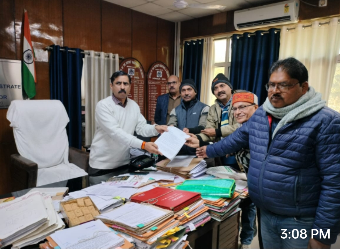शिक्षकों की समस्याओं का तत्काल करें निराकरण– कलेक्टर