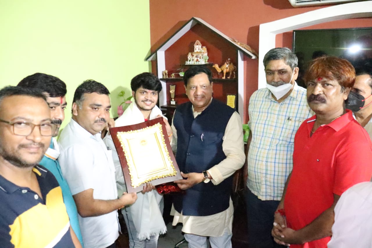अनिकेत ने पूरे ग्वालियर चम्बल संभाग का नाम रोशन किया 