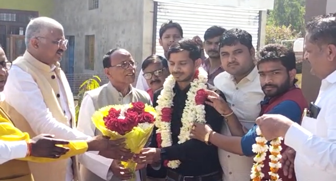 यूक्रेन में फंसे 4 छात्रों में से पहली ऋषिकेश की भिंड में हुई बापसी