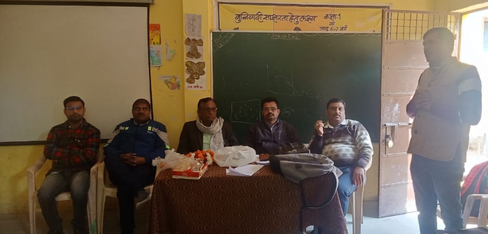 निरक्षरों  का डोर टू डोर चिन्हांकन एवं पोड़ शिक्षा एप पर होगी एंट्री*– *भदौरिया