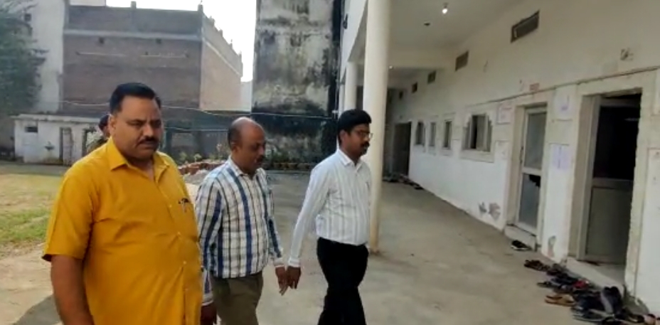 कलेक्टर ने हायर सेकेण्डरी की चल रही परीक्षाओं का किया निरीक्षण
