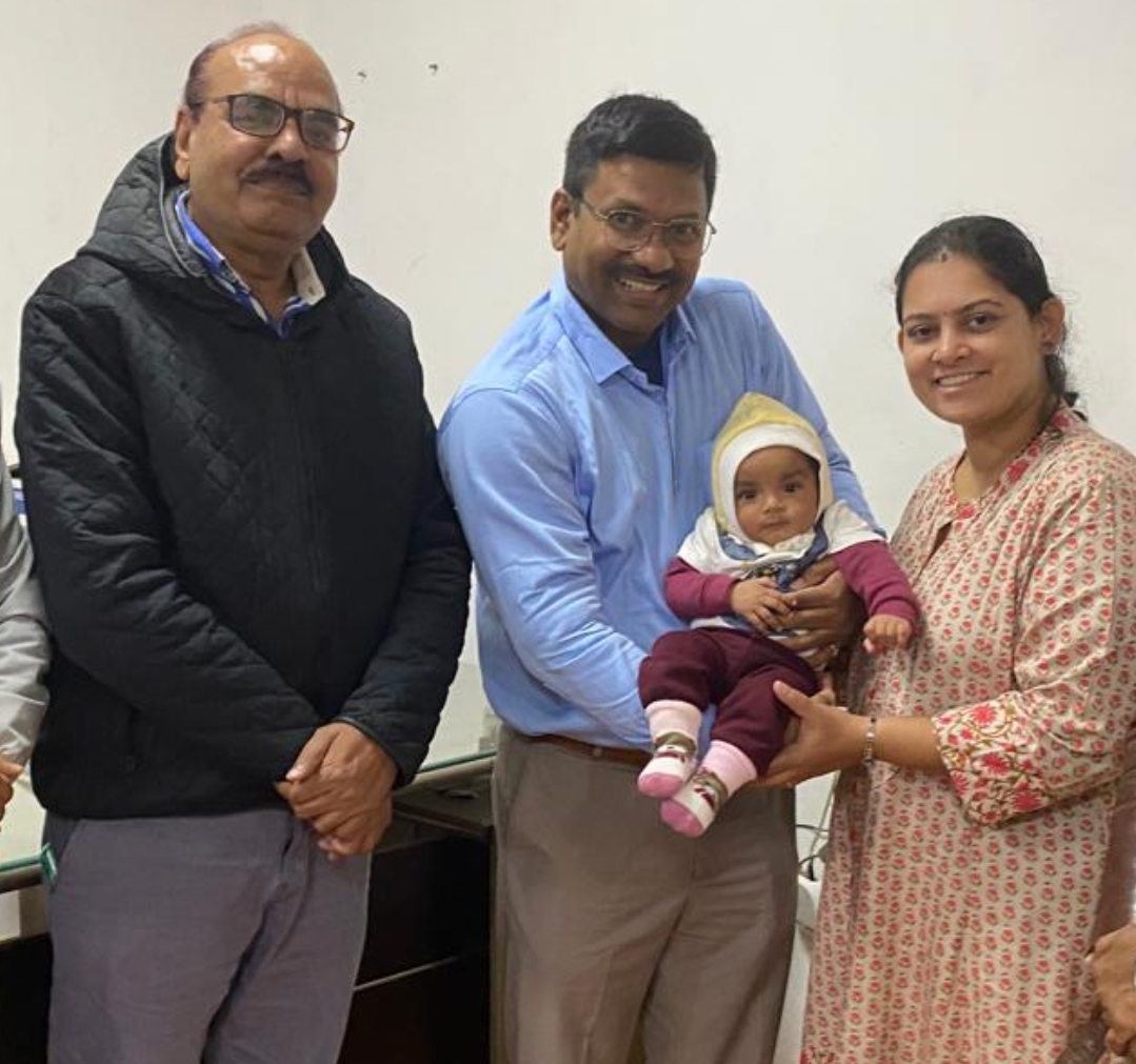 एडीएम श्री एल.के. पाण्डेय द्वारा अंतिम रूप से दत्तकग्रहण आदेश जारी किया गया
