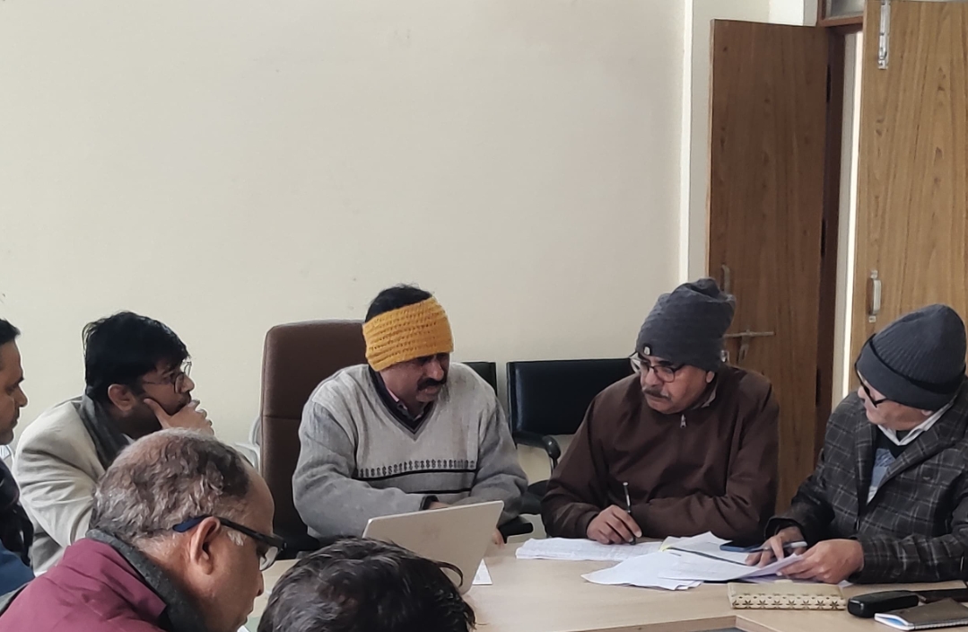  राजस्व अधिकारियों के सामूहिक प्रयासों से ही राजस्व मामलों में आयेगा सुधार - कलेक्टर 