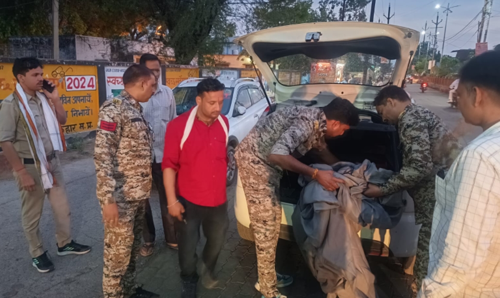 असामाजिक तत्वों पर पुलिस की पैनी नजर